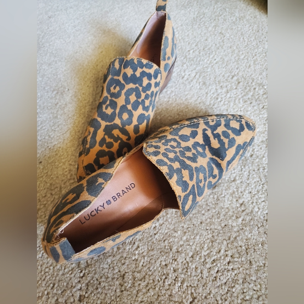 Shoes - Picture 2 of 4